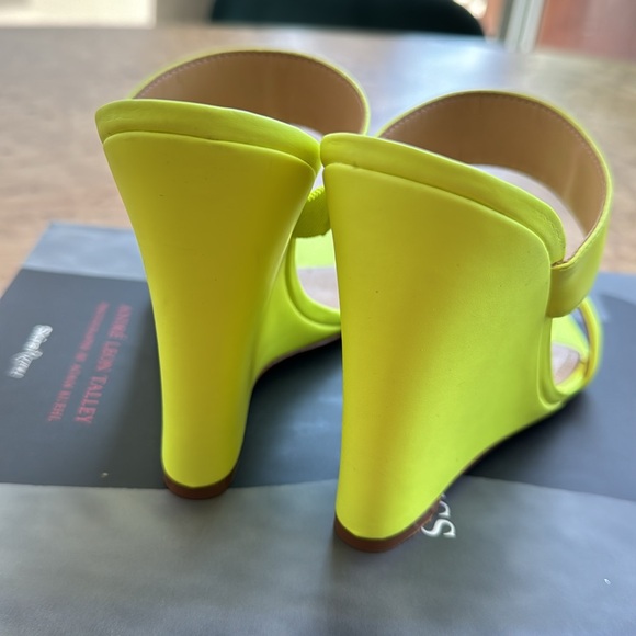 Fun summer neon wedges - Picture 3 of 5